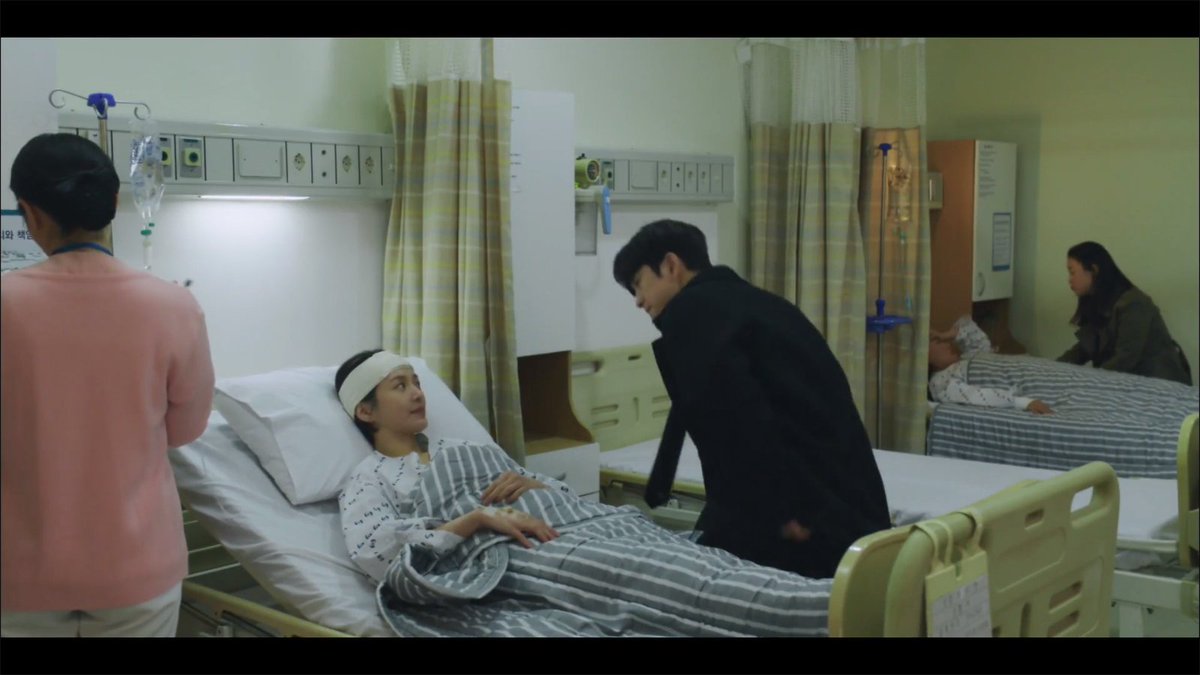 gwaenchena's tweet photo. why do i feel like yoon soo hyun has the same personality as park gyu young herself PLSS
#DevilJudgeEp6 #DevilJudge https://t.co/CJZMgTxLmw