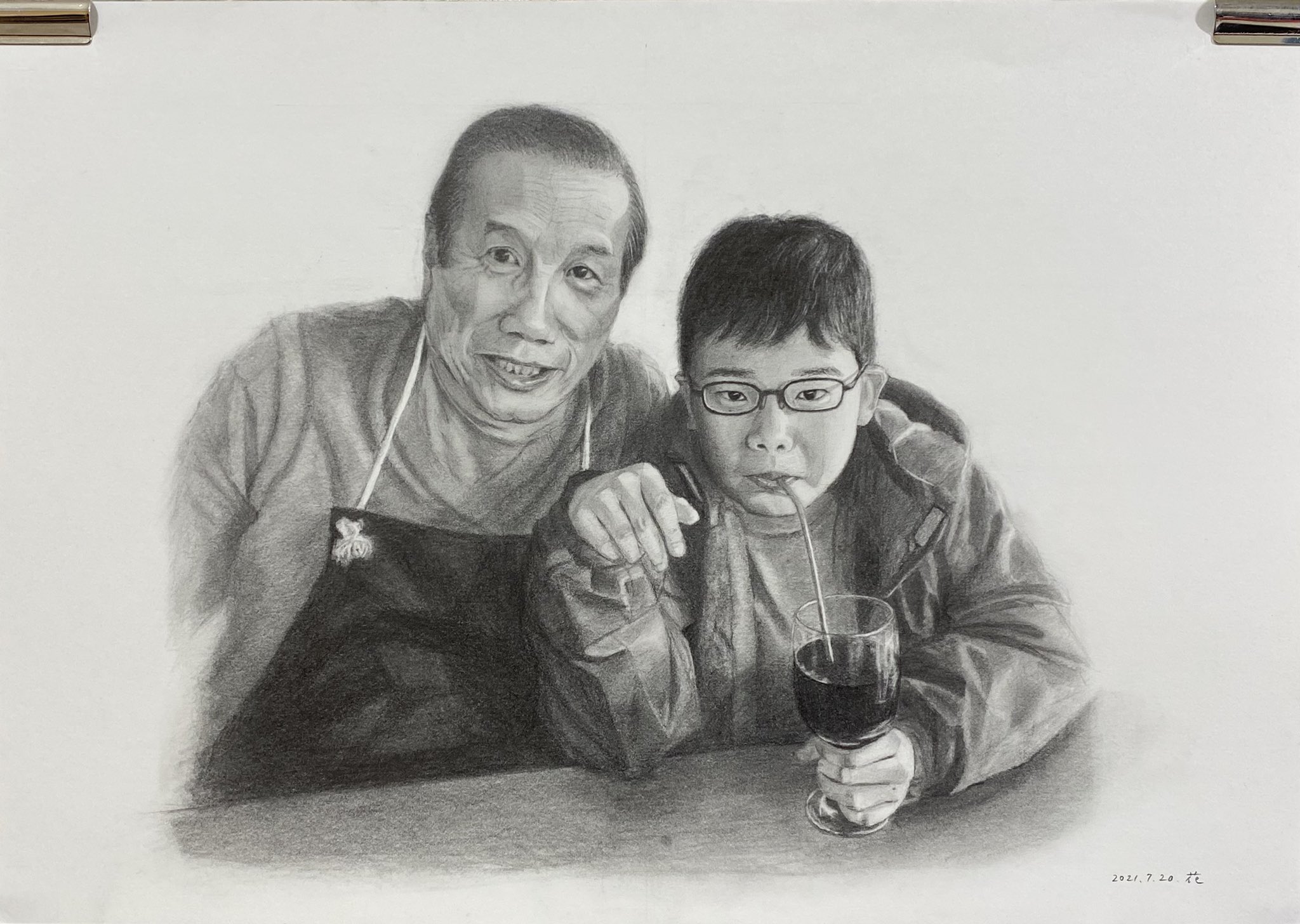 17moon とてもお世話になった方とそのお孫さんを描きました 正面からっていうのと 2人ぶん形あわせるの大変でした 掲載許可いただきました 鉛筆画 鉛筆デッサン デッサン 人物画 Drawing Pencildrawing Pencilart Art 絵描きさんと