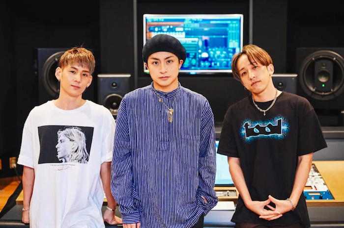 realsoundjp's tweet photo. 【フォロー＆RTでサイン入りチェキプレゼント】

白濱亜嵐×KENJI03×SLAY、トラックメイカー特別鼎談　刺激的な音楽をクリエイトする“3人ならではの関係性”

#白濱亜嵐 #KENJI03 #SLAY #PKCZ #EXILE
https://t.co/3gGyZN2j2Y https://t.co/TrVVBhwyWi