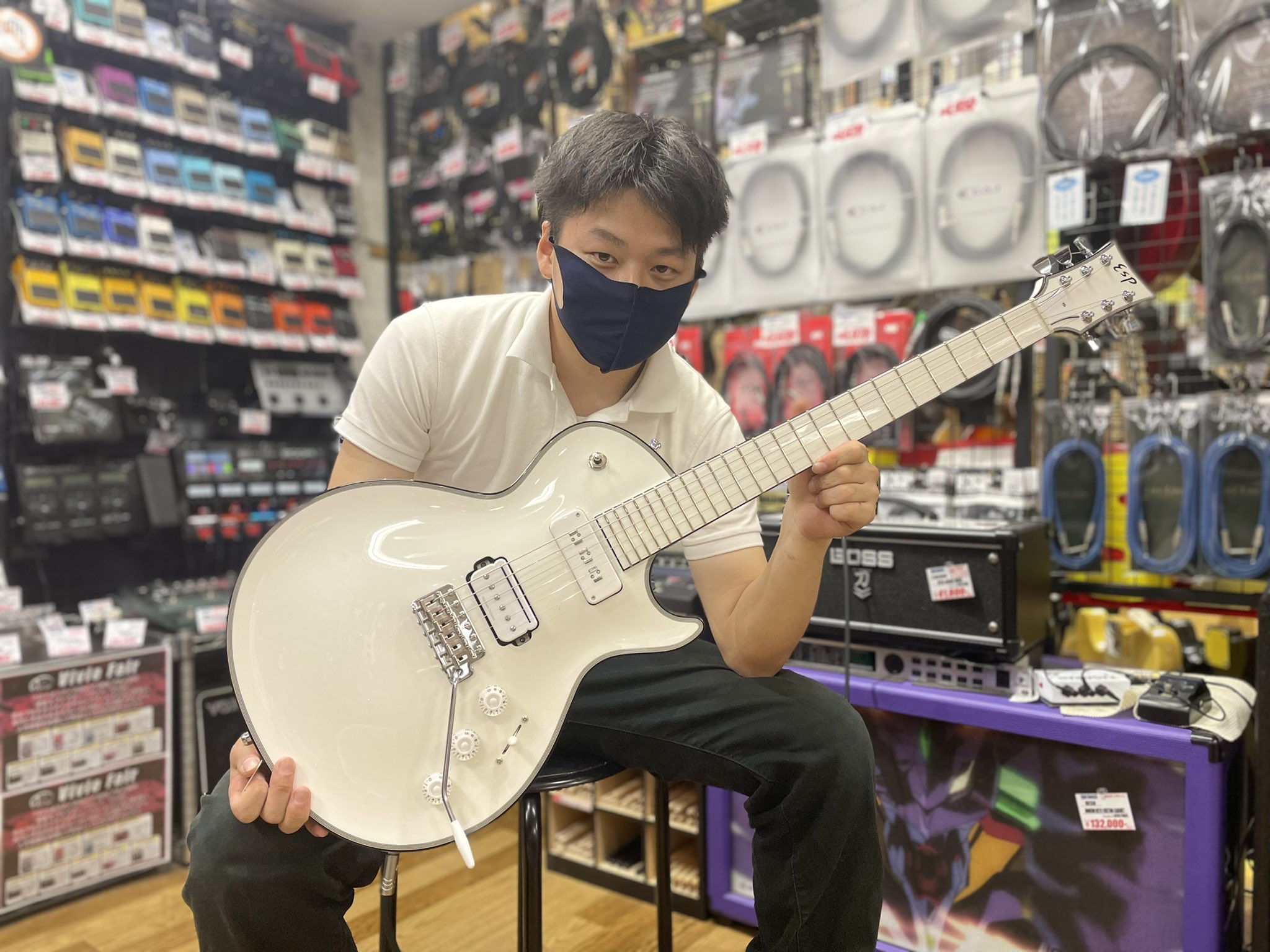 Twitter 上的 Bigboss広島 Esp オーダーメイドギター 納品いたしました Esp Ecモデルを元に ホワイトで統一されたカラーに ブラックバインディングが とてもかっこいい一本ですね Y様大変お待たせしました いつもありがとうございます ギター Espguitas