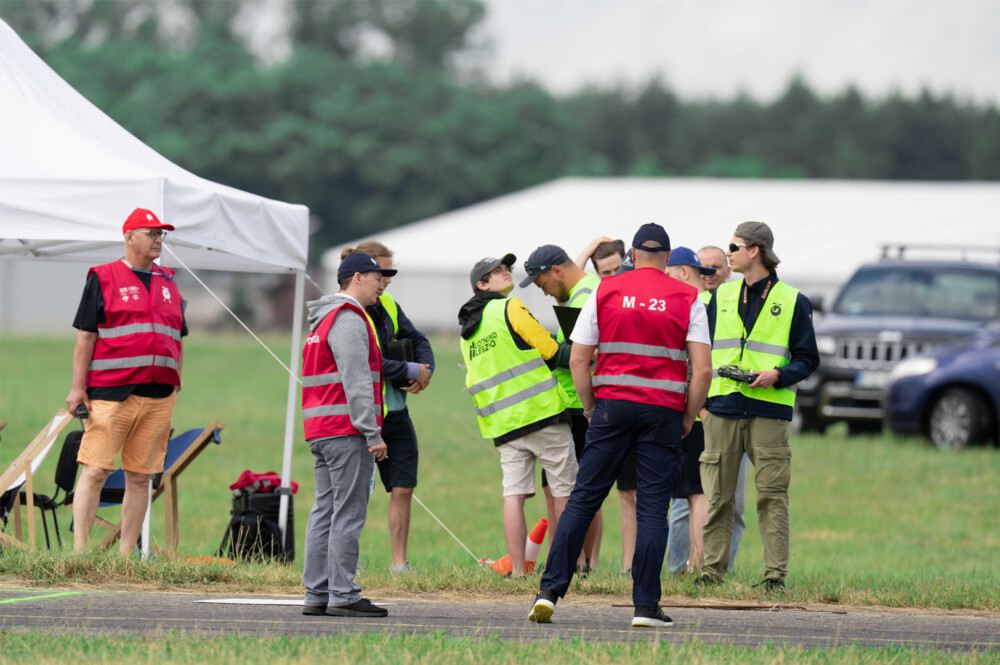 Droniada tweet media