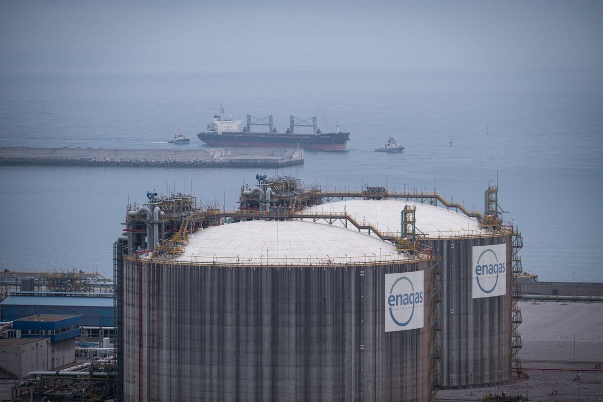 Greenpeace ha presentado un informe en el que afirma que «reforzar» el uso del gas en España a través de los fondos ‘Next Generation’ de la UE «agravará la crisis climática» buff.ly/3yWhhPD