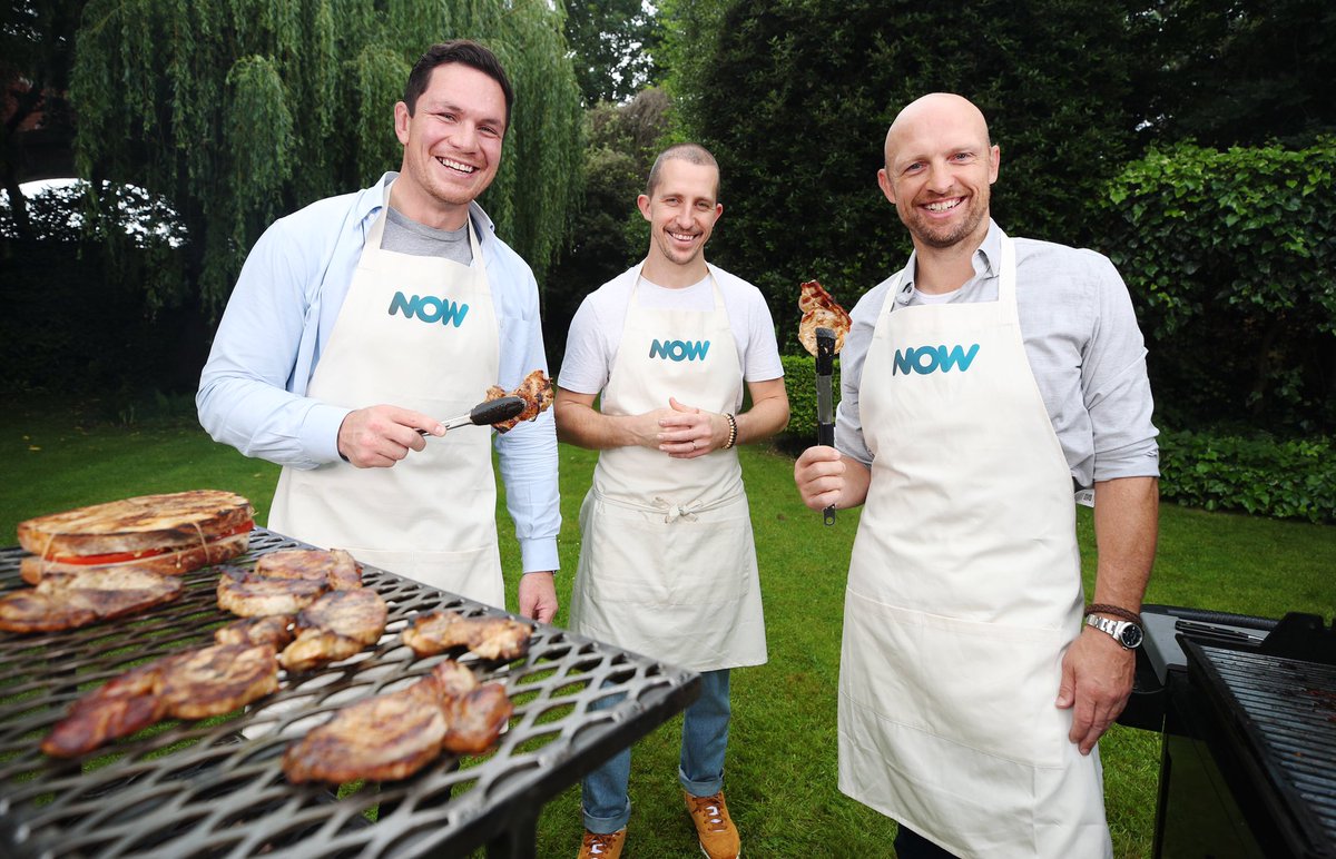 matt9dawson's tweet photo. Head over to @NOWSport to enjoy @FloLouw and myself going head-to-head in hot wing chaos with a Braai vs BBQ challenge to celebrate The Lions v The Boks #LionsOnNOW #StreamingonNOW https://t.co/AYRQoA5O6T