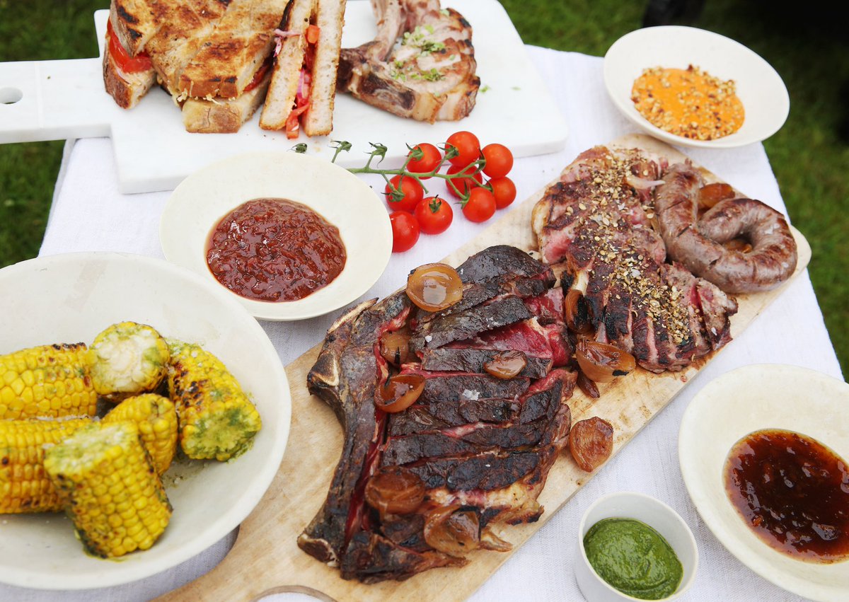 matt9dawson's tweet photo. Head over to @NOWSport to enjoy @FloLouw and myself going head-to-head in hot wing chaos with a Braai vs BBQ challenge to celebrate The Lions v The Boks #LionsOnNOW #StreamingonNOW https://t.co/AYRQoA5O6T