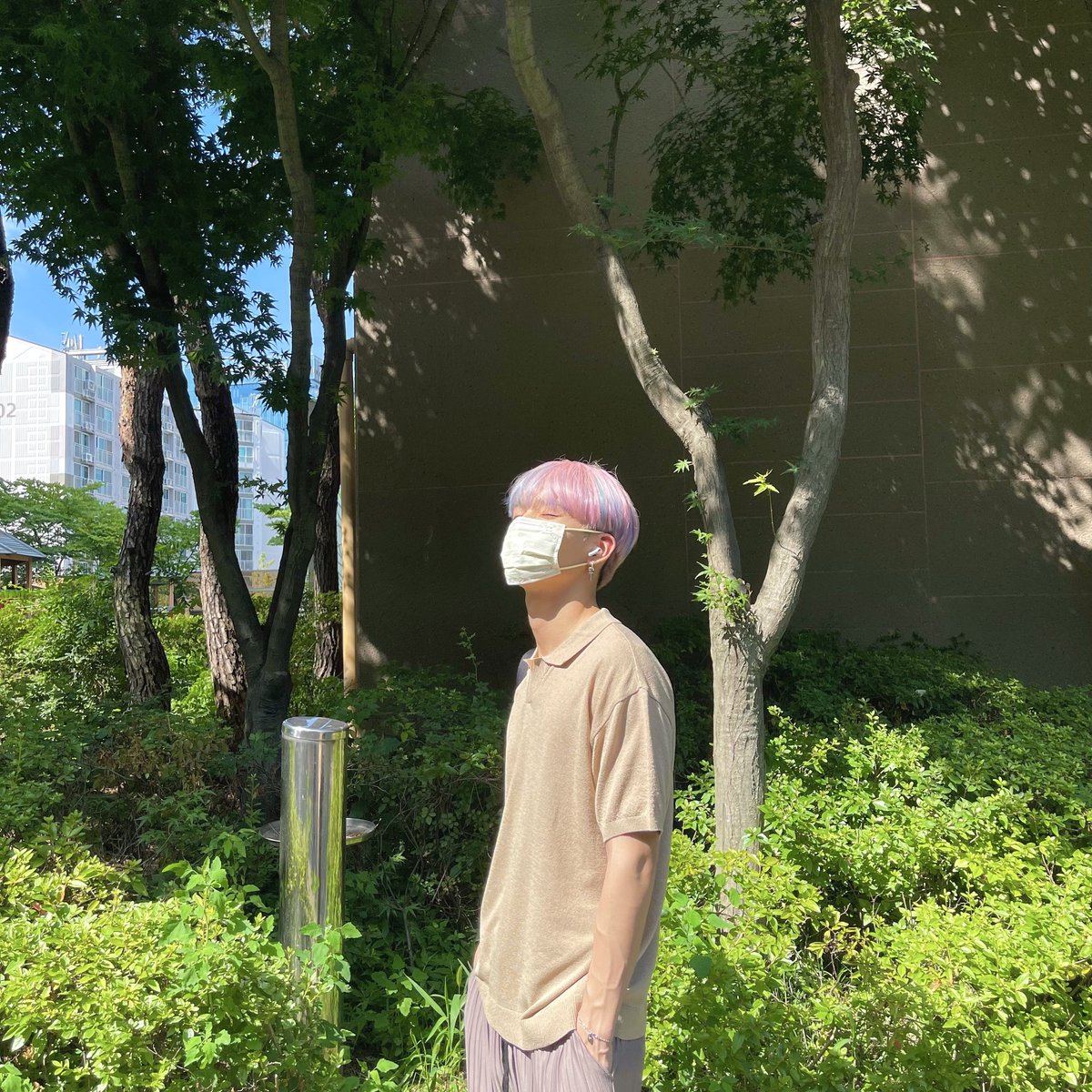 CIX_DaumCafe's tweet photo. ♡Seunghun Update♡ [ 2021.07.21 ]
한 줄 CIX
CIX_승훈
•[#616 _SH] 오늘의 TMI
사복해시 정해지기 전!
OOTD 👔🧢🐕
•[#617 _SH] 오늘의 TMI
윙꾸😘
•[#618 _SH] 오늘의 TMI
허리 펴라.
아! 사진은 다 서기가 찍어줬다요!!
#CIX #씨아이엑스 #SEUNGHUN #김승훈 https://t.co/o8JOAMjqxA