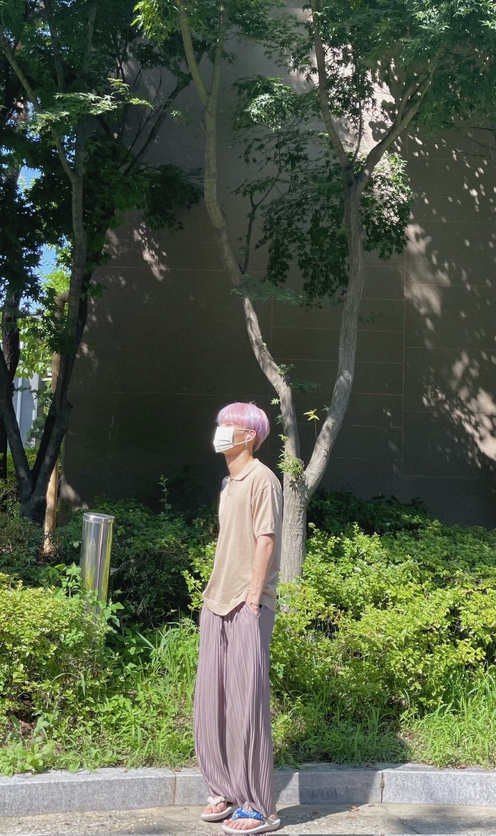 CIX_DaumCafe's tweet photo. ♡Seunghun Update♡ [ 2021.07.21 ]
한 줄 CIX
CIX_승훈
•[#616 _SH] 오늘의 TMI
사복해시 정해지기 전!
OOTD 👔🧢🐕
•[#617 _SH] 오늘의 TMI
윙꾸😘
•[#618 _SH] 오늘의 TMI
허리 펴라.
아! 사진은 다 서기가 찍어줬다요!!
#CIX #씨아이엑스 #SEUNGHUN #김승훈 https://t.co/o8JOAMjqxA
