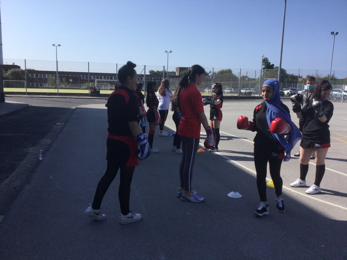UnityEnglish's tweet image. This week our year 10 @UnityBlackpool girls had their final boxing session. Huge thank you to Jamie @BFCCT_ for giving up his time. The girls said the sessions “were great fun, a huge stress release and helped them improve their positive behaviour.” 🥊