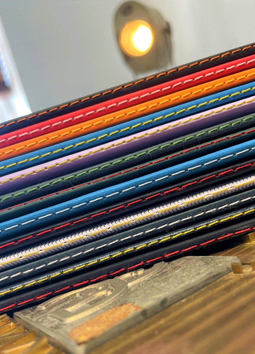 Dayfold's tweet photo. You've designed your brochure, catalogue or notebook but what could you add to it's production to lift it above just being standard.  How about SINGER SEWING?
#handfinishing #creativeprocess #colouredthread #singersewn #creativepapers #notebooks #brochures #design #dayfoldprint https://t.co/CQlNrwK4hC