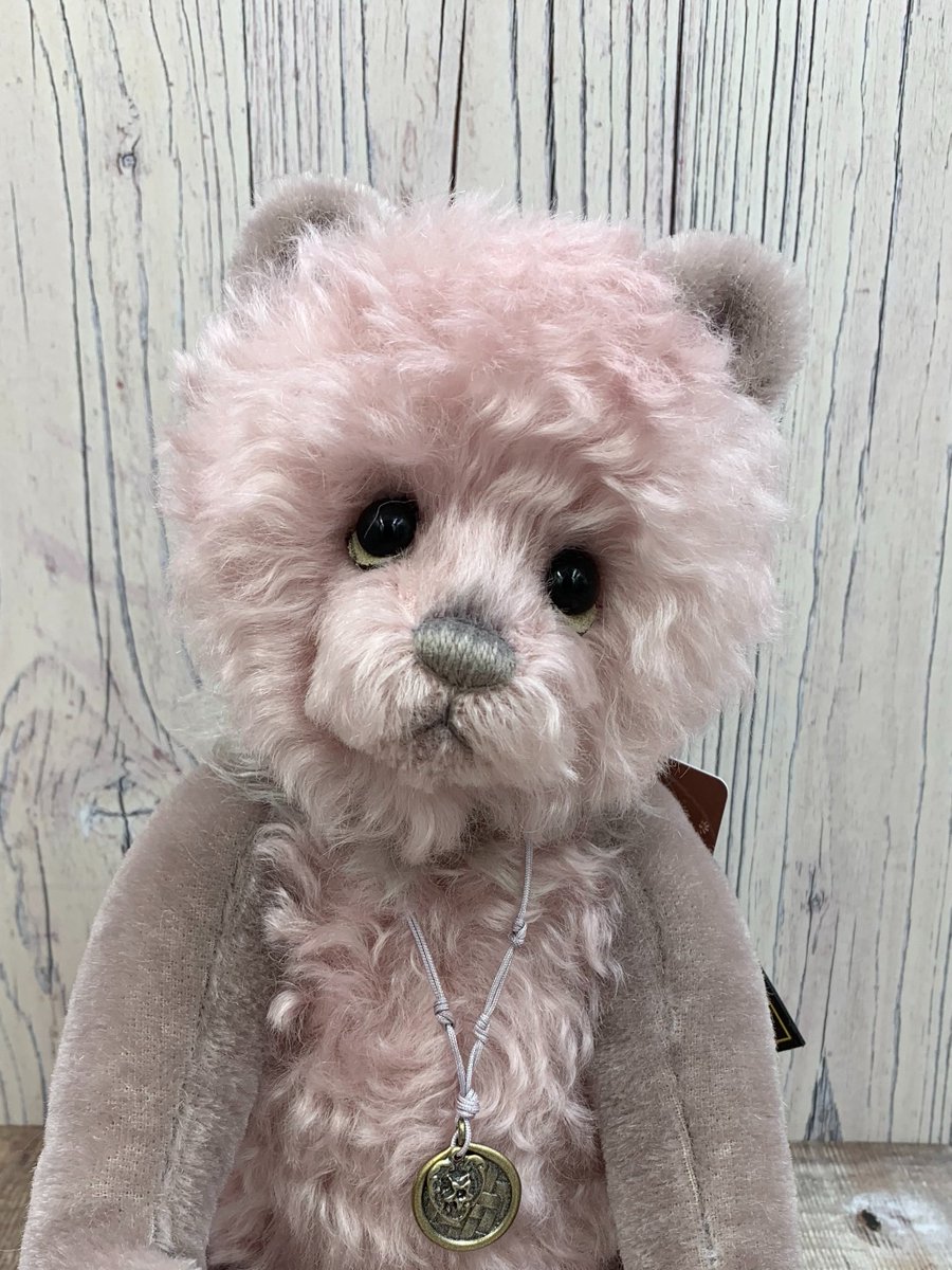 My name is little Bubblegum
I am looking rather glum
Maybe it's stuck to my bum?
And that is why
I have no chum
#happytuesday #teddybears #charliebears #sillypoem #hellonewchums