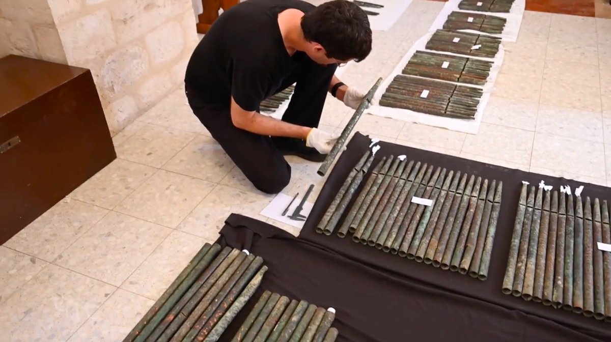 🎵¿Sabías que el órgano más antiguo del mundo se descubrió en la Basílica de la Natividad de Belén?
El doctor en Musicología David Catalunya ha comenzado un proyecto para investigar este instrumento del siglo XII, que podría revelar muchas incógnitas de la música de la Edad Media