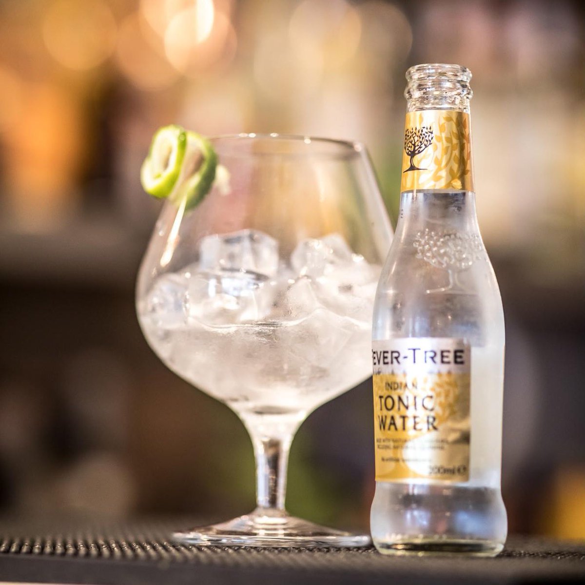 Did you know we are #connoisseurs of #craft and #premium gins? No? Now you do…
.
.
#FloraIndica #Gin #Gins #Drinks #SouthKensington #EarlsCourt #Chelsea #Summer