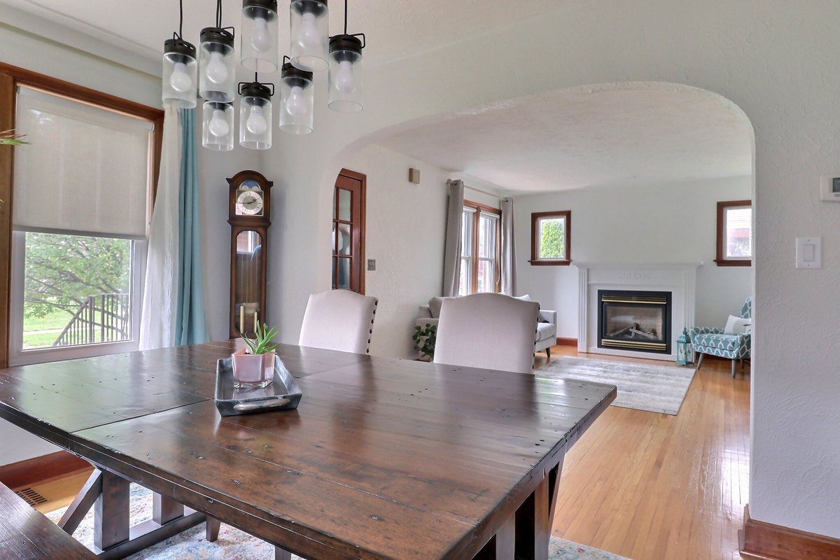 PropertyGuysCK's tweet photo. Coming soon In Chatham 👀 #RealEstate #privatesale #nocommission #savemoney #smarterwaytosell #ckont #chathamkent #torontorealestate #ckrealestate #londonrealestate #windsorrealestate https://t.co/ereoyNRaqc