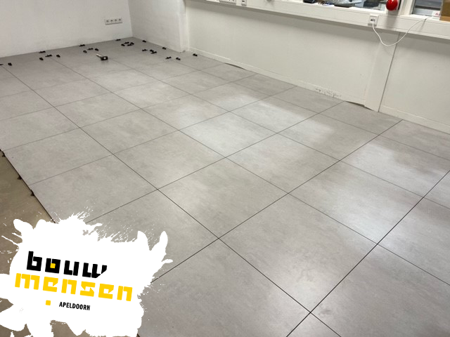 BouwmensenApd's tweet photo. UPGRADING❗️
Het kantoor in de werkplaats wordt flink onder handen genomen. De instructeurs en leerlingen zijn bezig met het voorzien van een nieuwe frisse uitstraling. Mooi om dit allround vakmanschap te zien! #Bouwmensen #jegaathetmaken #ookdatisdebouw #aventus #BouwR #VMBO #MBO https://t.co/1AcrcjAfsy