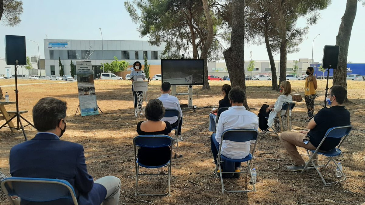 martamorellsbd's tweet photo. 🚧 Presentem les obres del polígon de Can Roqueta.
✅ Revitalitzem la zona millorant l'accessibilitat, la mobilitat, la sostenibilitat i la seguretat.
🏭 Facilitem l'accés del sector industrial a #Sabadell amb la renovació i la modernització del polígon.
#AEPCRO https://t.co/L2iM40eRft