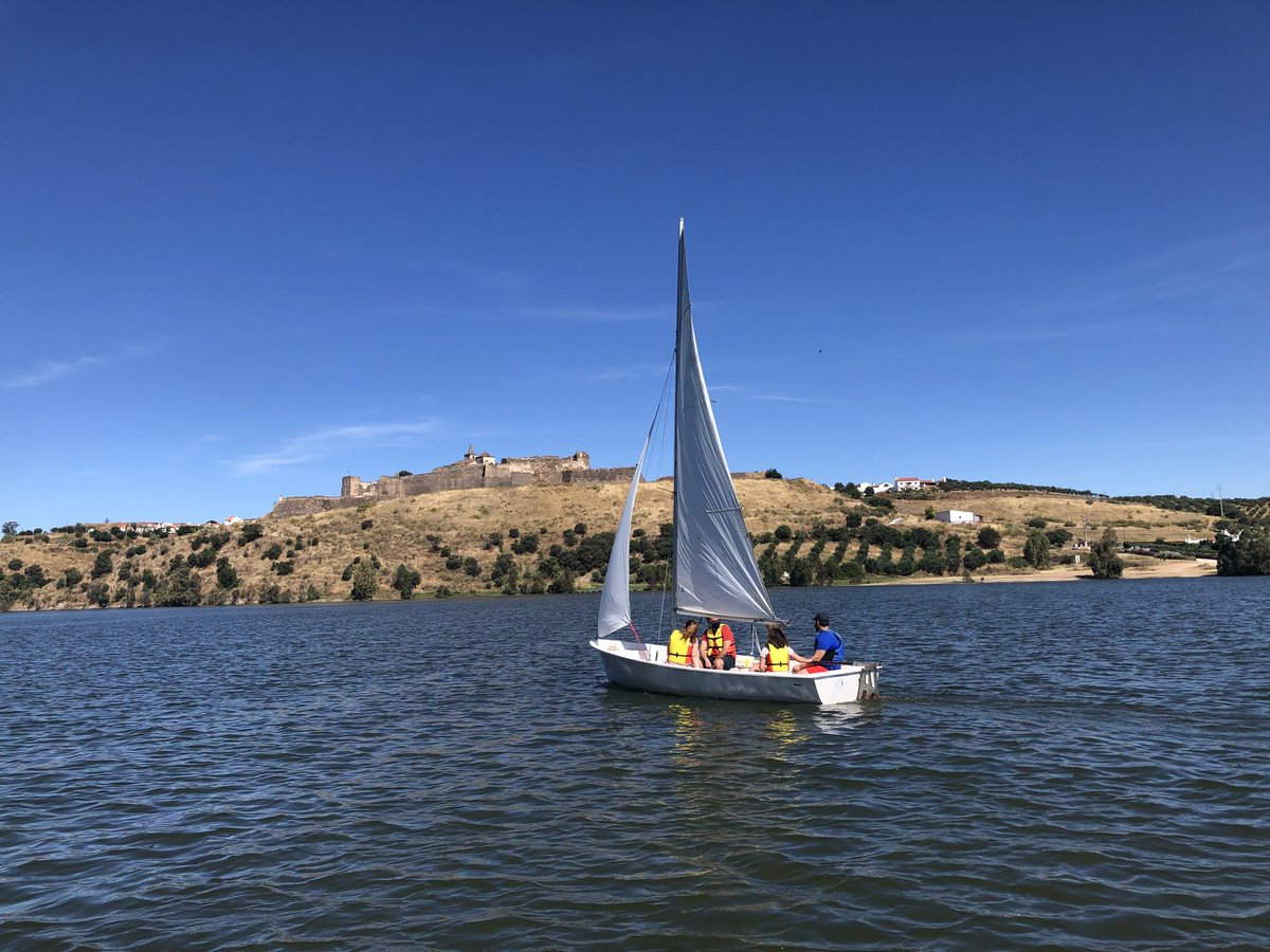 fexvela's tweet photo. Continua la actividad de la Federación Extremeña de Vela, en Puerto Villarreal.

Difusión del deporte de la vela, con @DipdeBadajoz.

Este pasado fin de semana, estupendas condiciones de viento para disfrutar este deporte.

@Extremadura_tur  #Alqueva #Olivenza #Turismo  #Espana https://t.co/qeRrhChmVJ