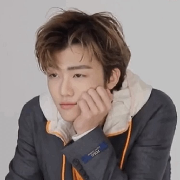 เท้าคาง ท่าประจำคนสวยๆ