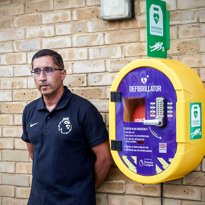 CPFC's tweet photo. “This equipment is vital in helping someone who goes into a sudden cardiac arrest, as is the education around how this equipment is used.”

Palace doctor, @sportsdrzaf, is supporting @PremierLeague’s Defibrillator Fund as installations begin at grassroots facilities ❤️