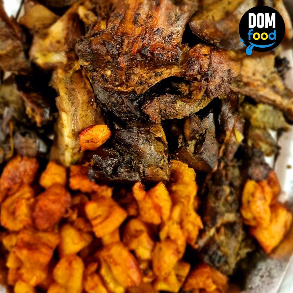DomFoodgn's tweet photo. Hello #DomLovers 🥩🍽
Nous étions hier comme vous certainement en mode gigot de mouton. Une particularité s'est dégagée du notre car nous avons eu droit à la disponibilité de la Cheffe Akila de @224Rosaki
Alors et vous ?
#DomInforme #Domfood
#gigot #tabaski #fete #mangersain https://t.co/rb8b2MkYT9