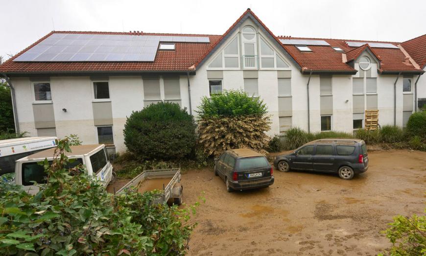 Last week, 12 people with disabilities living in a group home in #Germany drowned because they didn't  manage to evacuate in time.

Those most at risk of #ClimateChange need to have their voices heard &amp; rights upheld before disaster strikes, says <a href="/hrw/">Human Rights Watch</a>.
hrw.org/news/2021/07/2…