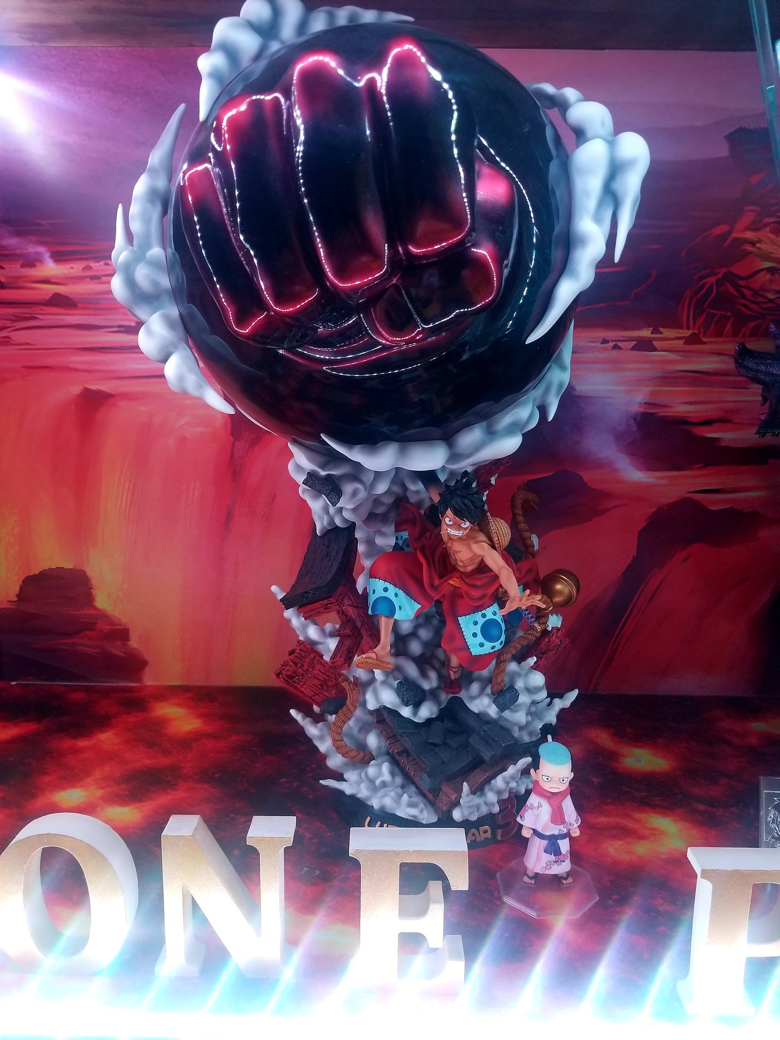 チョコマムシ ルフィ太郎のギア3 写真だと何で小さく見えるんだろ ワンピース ワンピースフィギュア ワノ国 ルフィ太郎 ギア3 T Co Dlkqblloiw Twitter