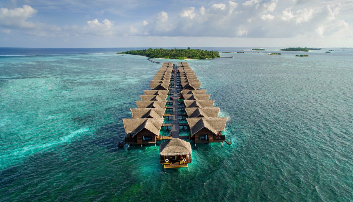 Moments of utter relaxation at the spa - paired with awe-inspiring views at the Adaaran Select Hudhuranfushi. Have you enjoyed a spa day in paradise? 

More: ow.ly/gv1v50FA67H 

#chavanaspa #mandaraspa #maldives #adaaranselecthudhuranfushi