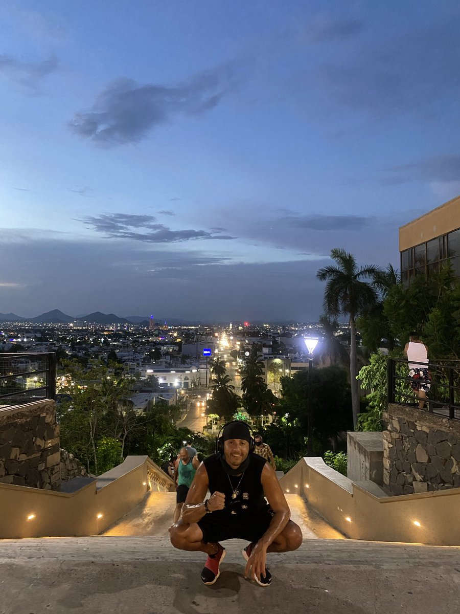 ROXSystem's tweet photo. One of the greatest cities in the world. 💪🏼🔥⚾️🍅🇲🇽 #CulichiROX https://t.co/yTkSBeYBiv