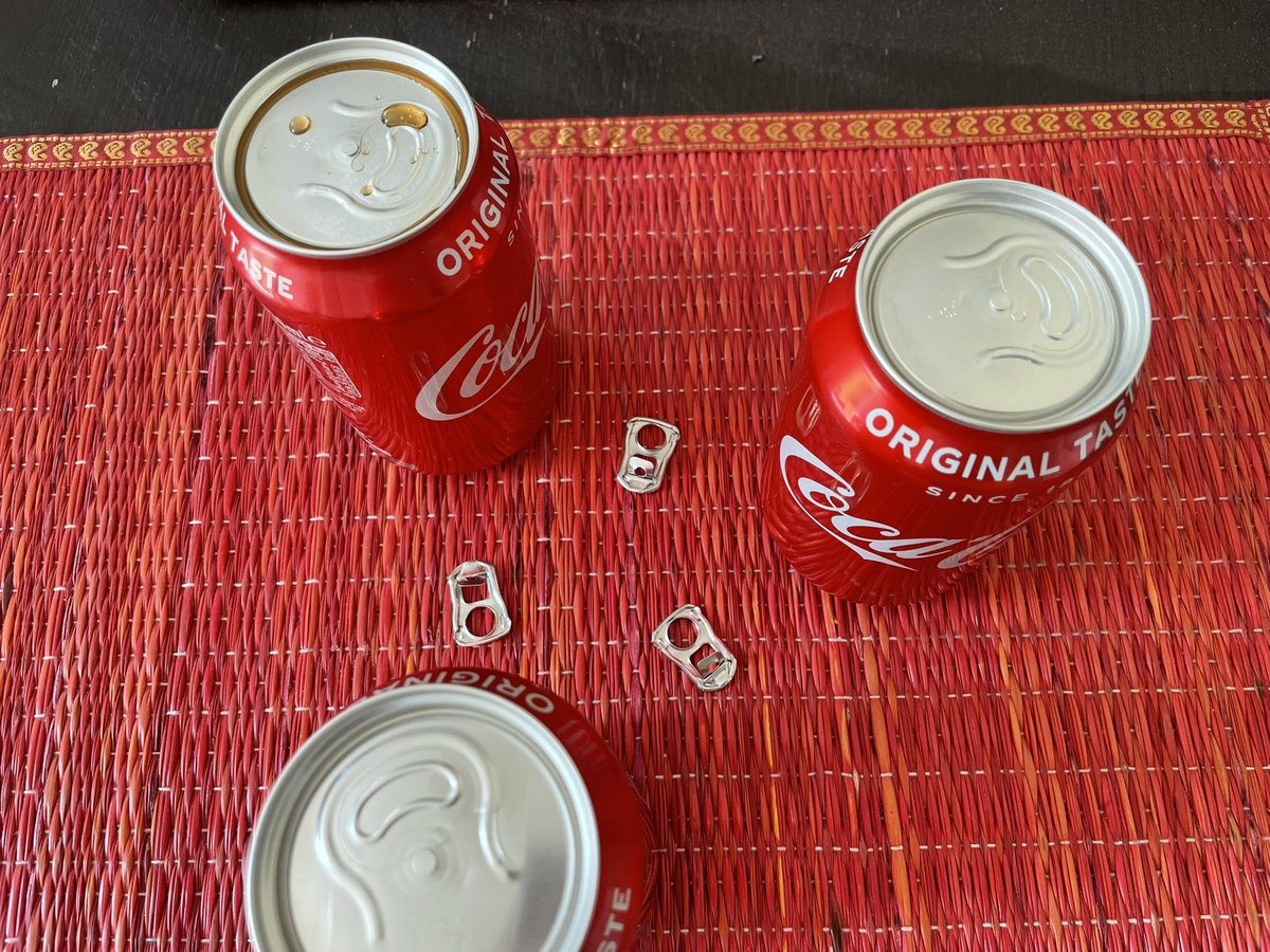 shekhar_d's tweet photo. #coke Bought at #ikea Wembley. Super old stock? Poor quality cans? Coincidence? https://t.co/MECHNnbFni