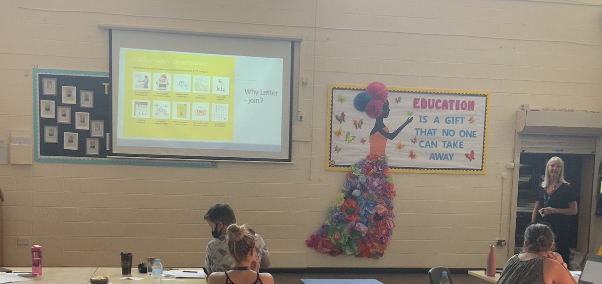 Gorsefield's tweet photo. Finishing the morning looking at #Writing #FeedbackPolicy #Handwriting #SummerReading #LearningWithoutLimits https://t.co/a2jkKOeSHX