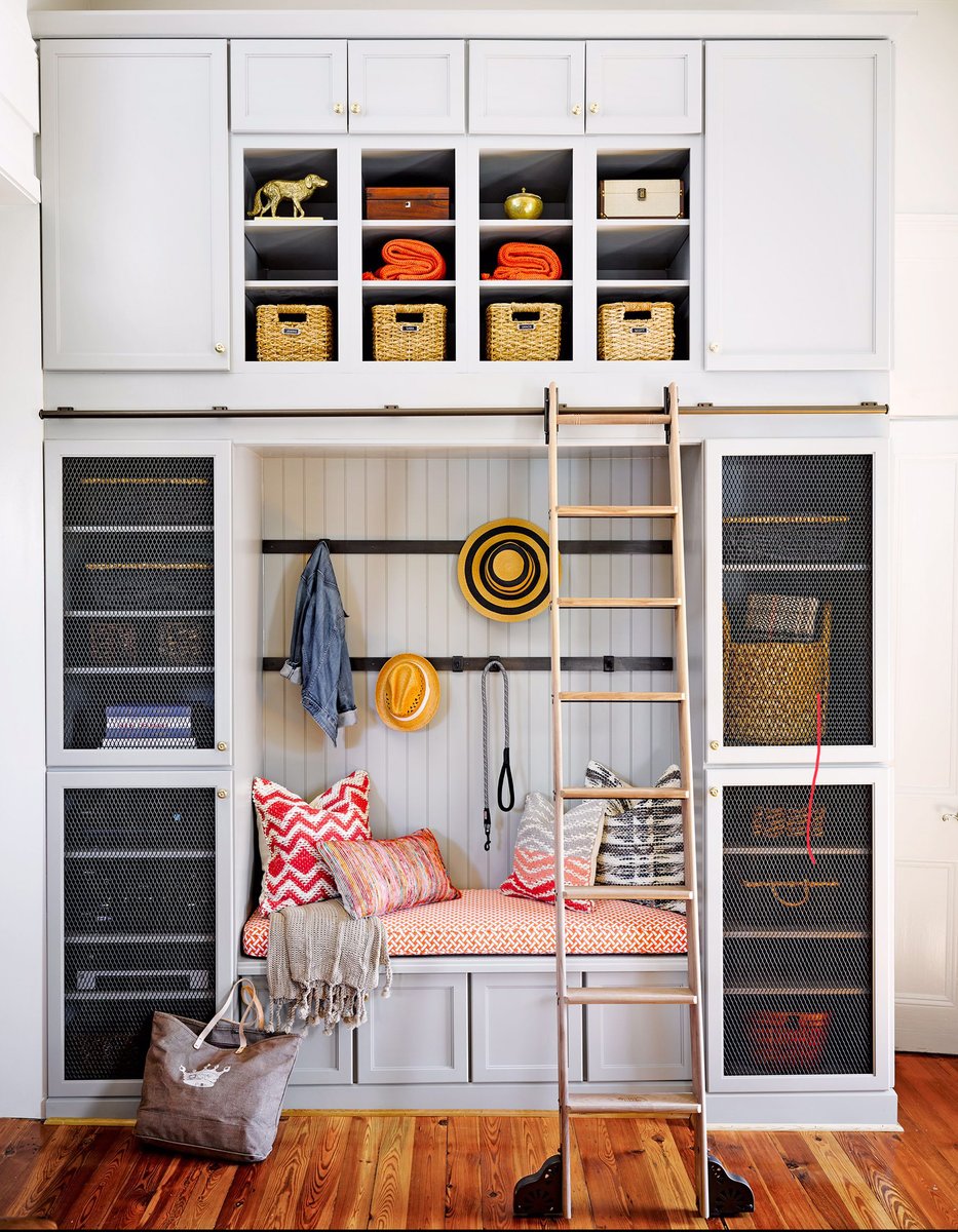 GreenerInspects's tweet photo. First time I’ve ever seen a mud room with a ladder. So organized and well laid out. It’s amazing what you can do with small spaces. #mudroomdecor #organizedstorage #greenerinspections https://t.co/0ugVDRPTmF