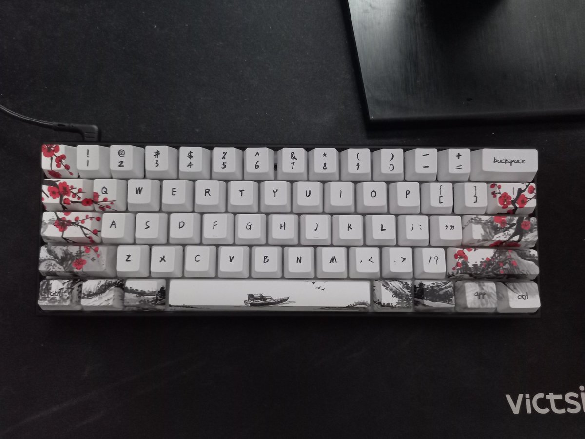 hyrulevx's tweet photo. new keycaps arrived and the drip is insane https://t.co/CajfBhcDnD