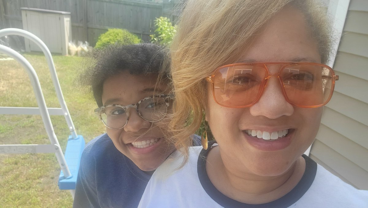 Here I am with my shadow. We are wondering if you read the new post about Mom Guilt. Make sure to check it out and share with another mom who needs some extra support. theshannajanel.com/mom-guilt-revi…
#momguilt #motherhood #momlife #momboss #momblogger #blackblogger #blackmom #parenthood