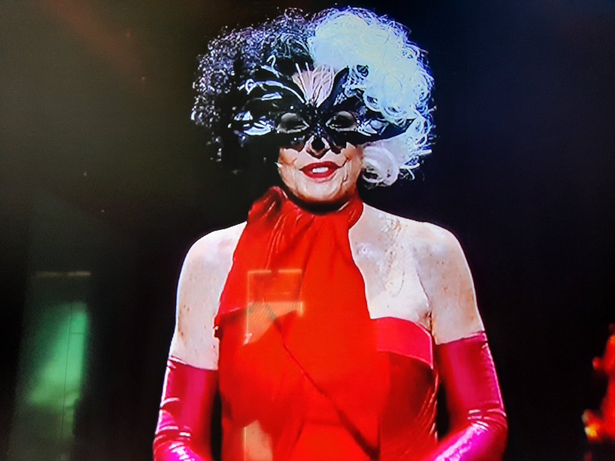 Edward_Chalamet's tweet photo. A Ana Maria Braga de Cruella é absolutamente tudo pra mim https://t.co/qL9PcxO1lo