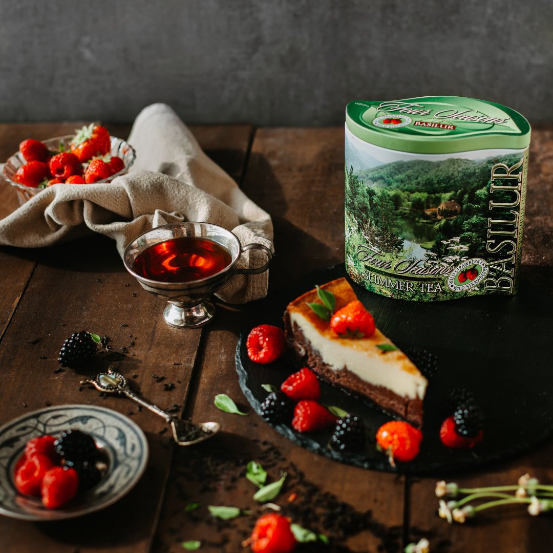 basilur_global's tweet photo. A beautiful blend of Sencha green tea with with delightful Wild Strawberry and colourful flower petals will fill you with memories of these carefree summer days throughout the year.

#tea #greentea #premiumtea #basilur #srilankatea #summer #fruittea #summertea https://t.co/gTXbfl4gbR
