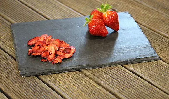 coralieM_FMC's tweet photo. 🌞 +🕶️= Chips de fruits &amp; légumes haut de gamme !
Dry4Good propose des aliments naturels, de qualités et locaux . 
"Le produit rien que le produit"  🍓🥕
#produiteniledefrance #GrainesDidées #chips https://t.co/3KNzSIMd78