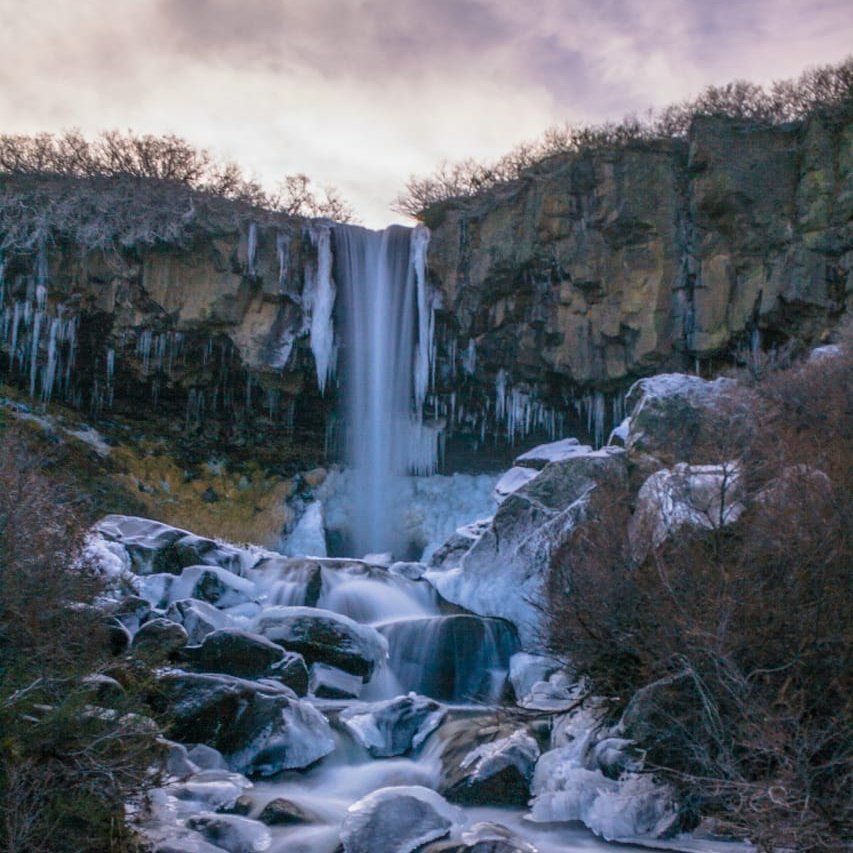 neuquentur's tweet photo. #BuenMiercoles 
🏔¿Alguna vez sentiste la magia de ver una cascada?😍

Hoy #PaseoVirtual 📱 por la "cascada del caño" 
➡️Caviahue .
Ph. @mayra_liendro

#NeuquenEsTuDestino. https://t.co/rQI76PPEIG