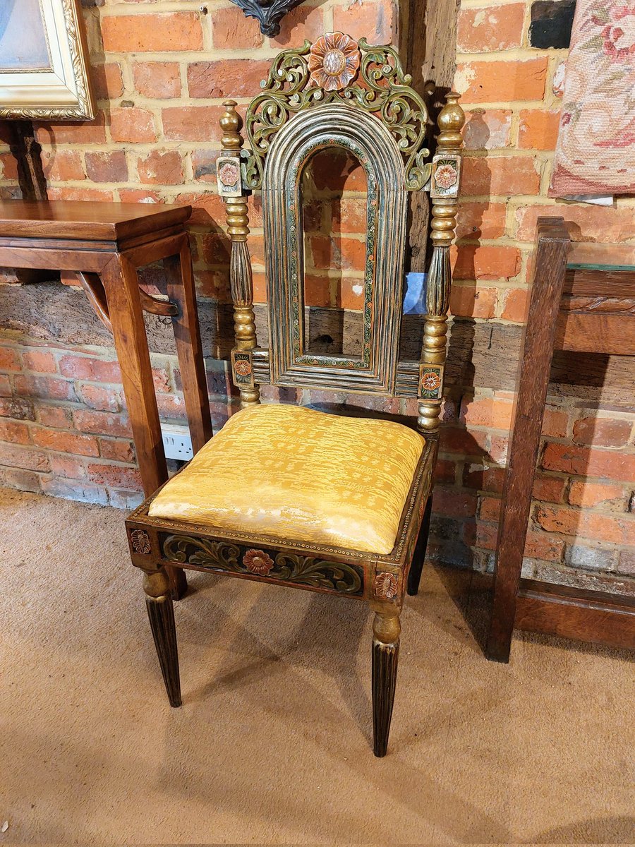 eversleybarn's tweet photo. #antiqueluggagerack #irishfurniture #chinoisserielamp #paintedindianchair #indianchair #antiquecopperbowl #copperlogbin #copperplanter #judismithantiques #eversleybarnantiques https://t.co/krqmAD7WDs