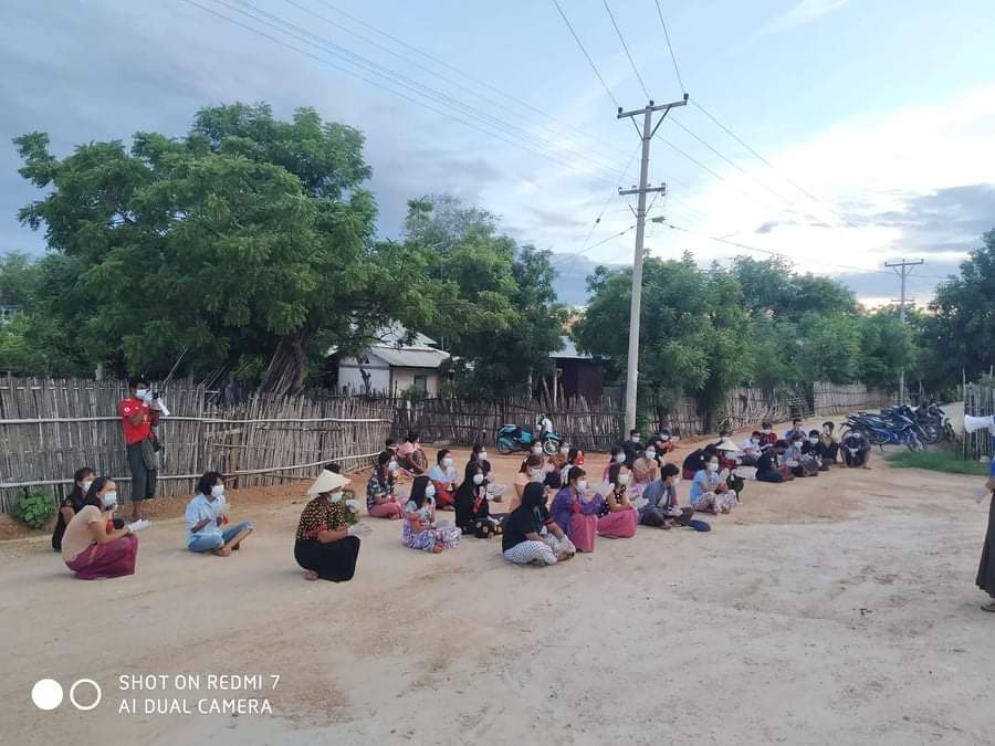 In #Taunglat area , #Ayardaw township , women marched with full forces and protested against the coup with this evening.

JUNTA USES COVID AS WEAPONS

#July21Coup 
#WhatsHappeningInMyanmar