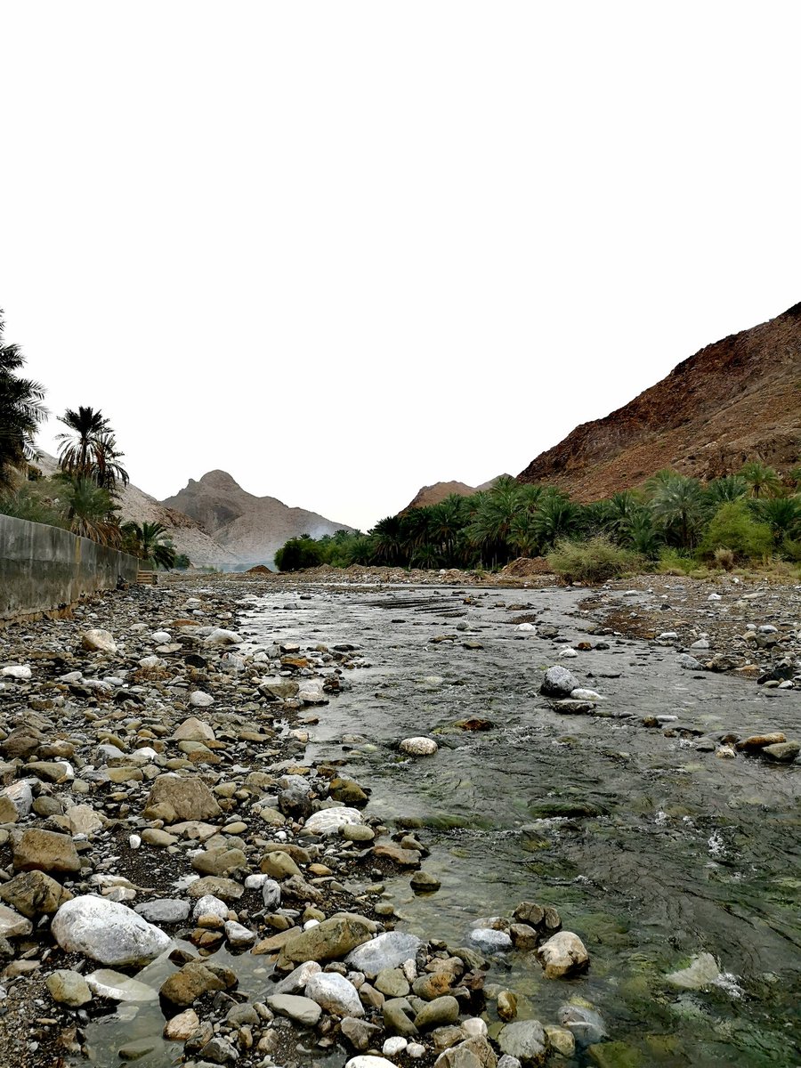 اللهم اجعلها نعمه دائمة ويعم نفعها البلاد والعباد #الرستاق #وادي_بني_غافر #قريه_القرطي #منخفض_الحج