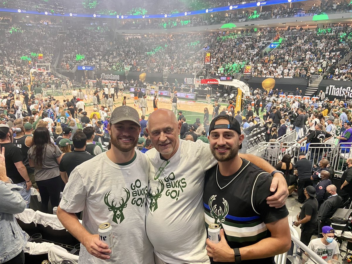 andyfox05's tweet photo. No words. What a moment. What a journey @Bucks fans. https://t.co/qQgD2yu3W2