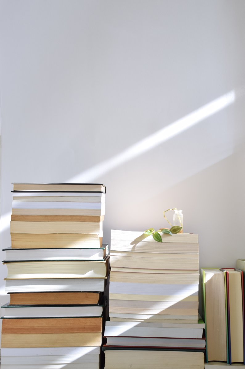 KatyHerr's tweet photo. I’m spending this summer thinking through strategy and gearing up for the end of the year. Here’s what has been on my reading, listening, and watching lists lately. #booklist #summerreading #businessdevelopment

https://t.co/zDyKkb1S12 https://t.co/7cNmEYH3Db