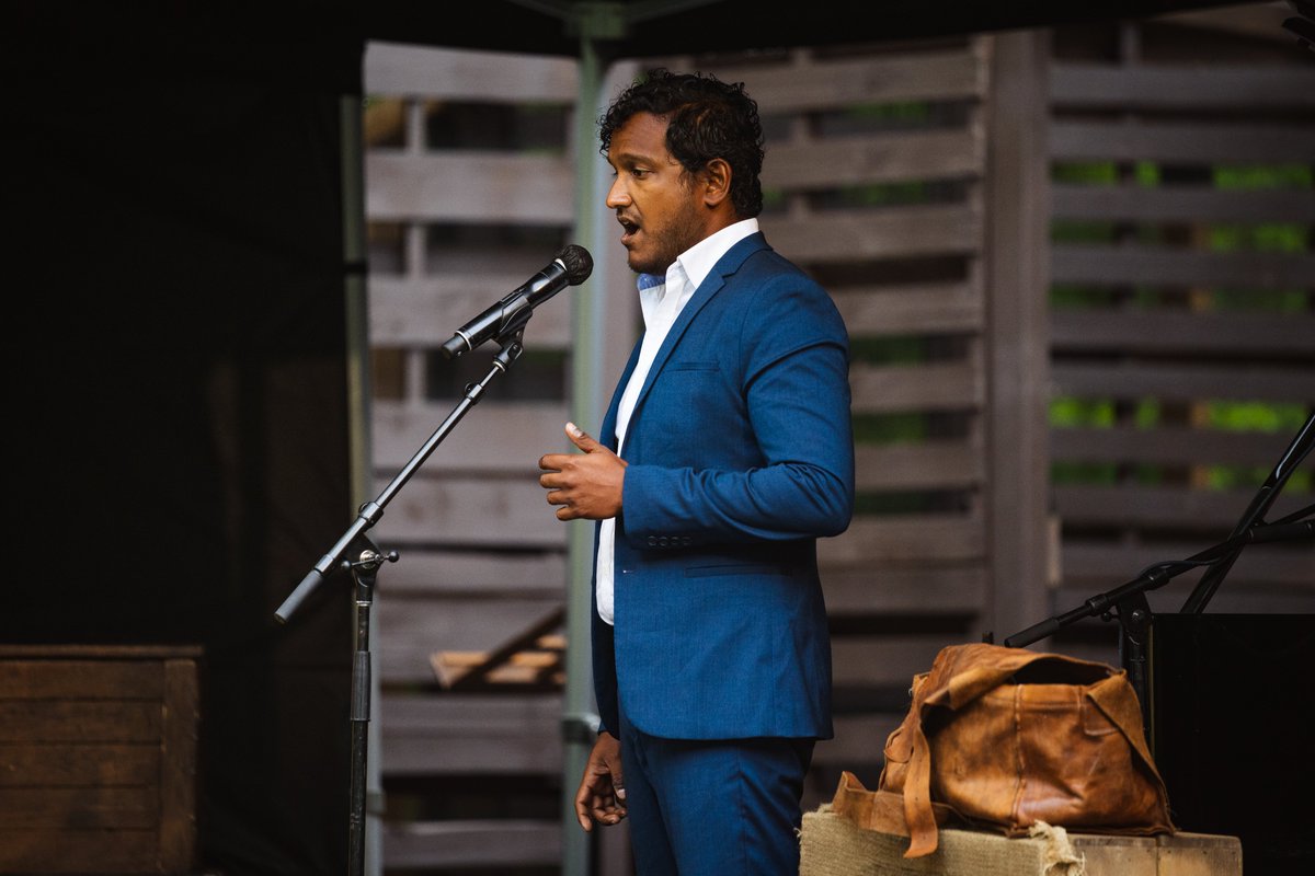 TapestryOpera's tweet image. Thank you High Park!🌳

A big thank you to @CanadianStage and our five incredible artists for a wonderful return to live public performances in a gorgeous venue. We had a blast performing Box Concerts at Dream in High Park!

📷Elana Emer

#BoxConcerts #csDream #DreaminHighPark