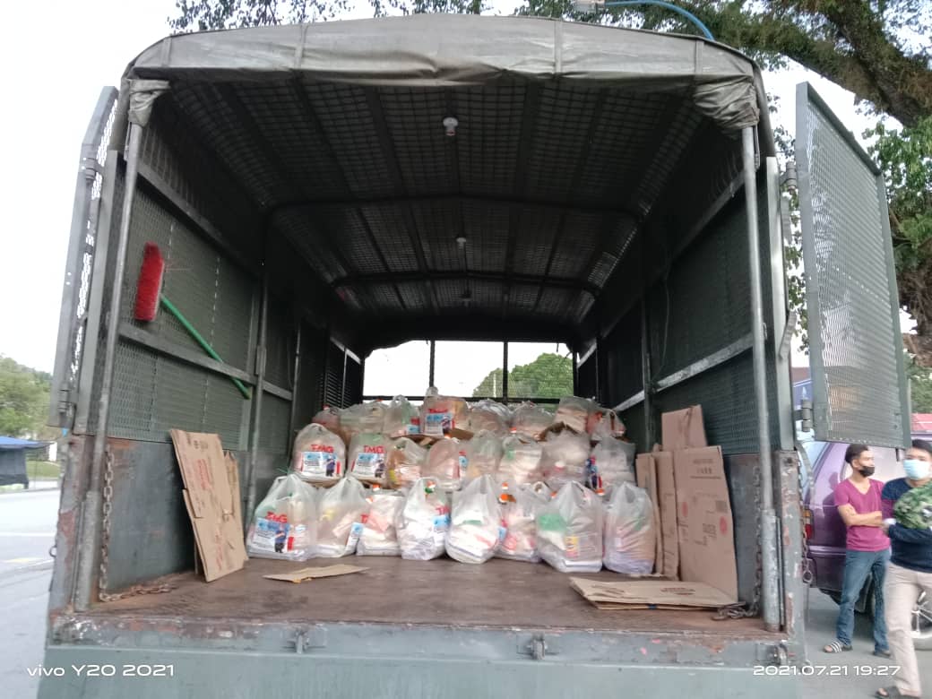 21.7.2021 ll Perkhidmatan Logistik Untuk Bantuan Prihatin Pahang Covid-19 Kerajaan Negeri Pahang

#MajuTerusPahang #Pahang1st #kitabersama 
<a href="/JKRPAHANG/">JKR PAHANG</a> <a href="/IrHafizah/">Hafizah</a> <a href="/irAhmadAzizi1/">irAhmadAzizi</a>