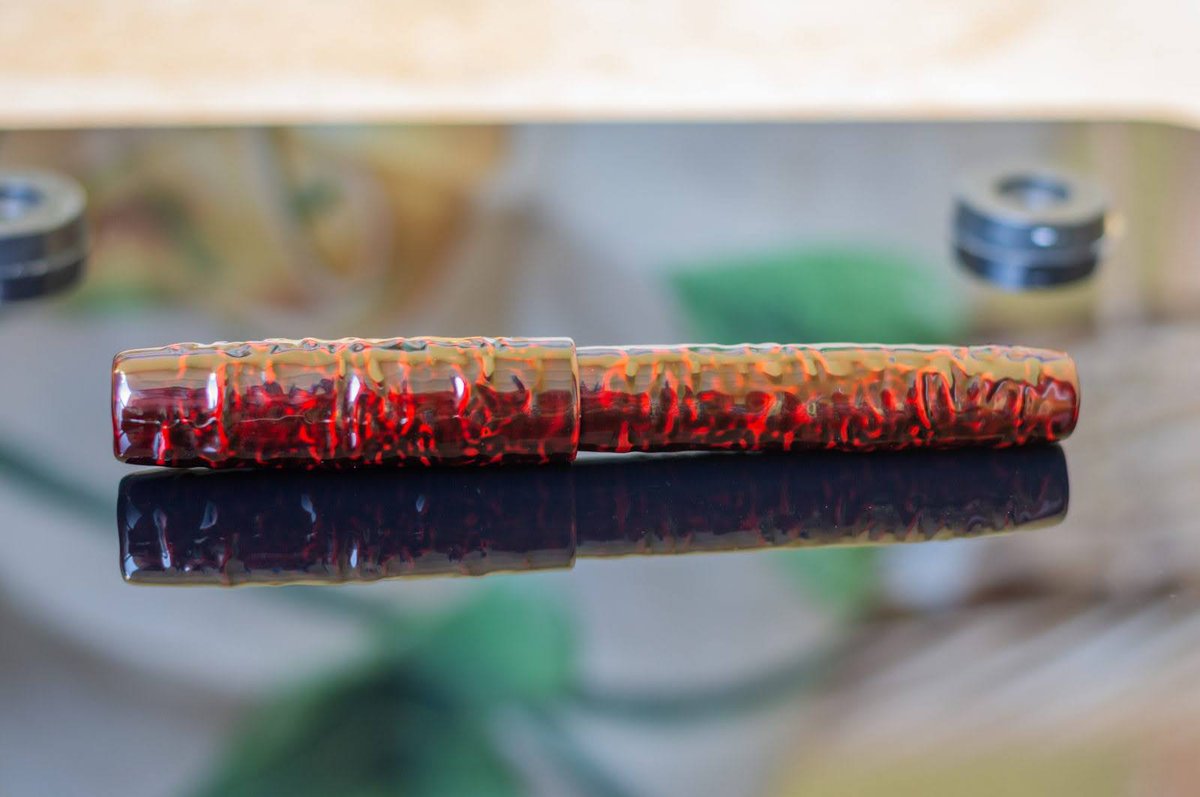 teodormircea's tweet photo. PenTeo Samurai Flat Tip
Sakurakawa Nuri 
https://t.co/Q7IrjeESKR
#urushi
#pens
#handmade https://t.co/dbIZMgRTG0