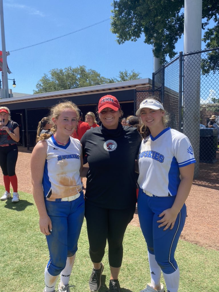 MorganPepe2's tweet photo. Thanks @Tampa_Softball for an amazing camp! I loved meeting all your coaches in person, and seeing your beautiful facilities, and I promise to throw for 12 minutes everyday! @Tampa_Softball @CoachNeubauer_6 https://t.co/bkqblNDMBD