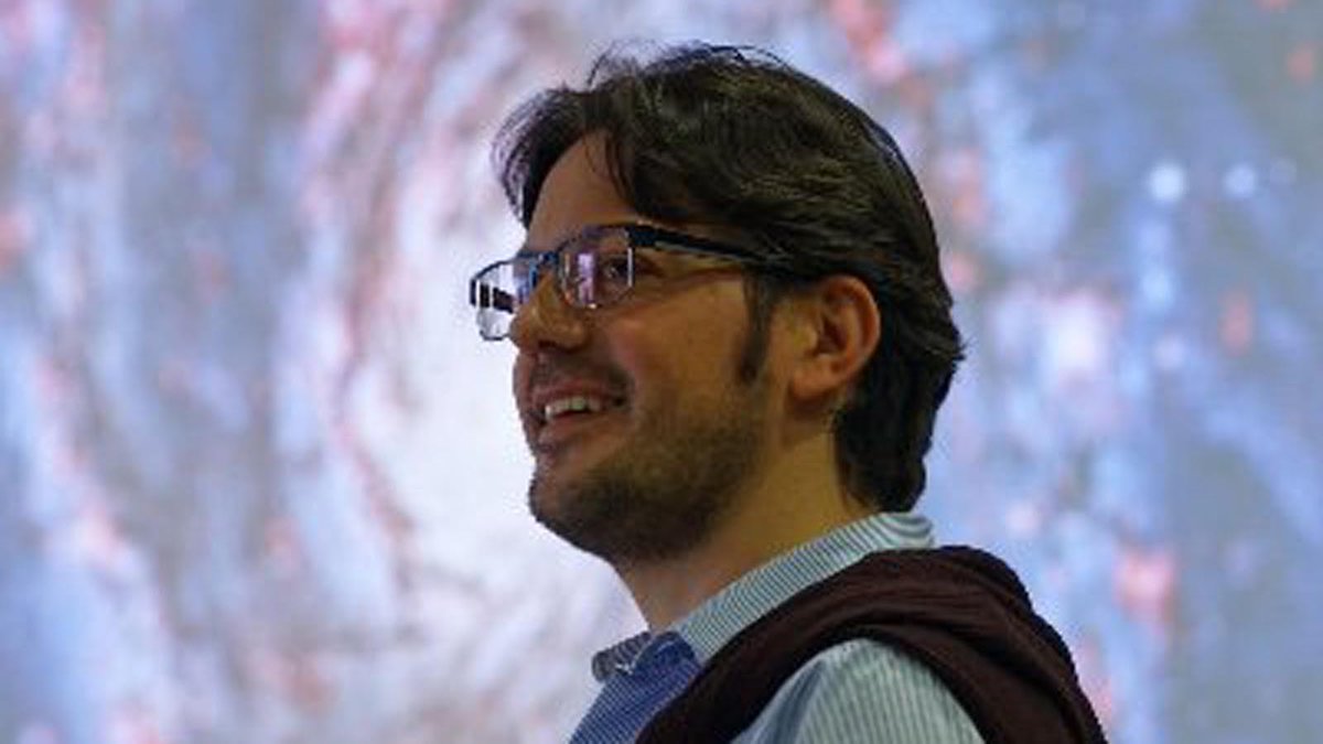 mediainaf's tweet photo. #SS433, una #ULX che gioca a nascondino: la prima mai identificata nella nostra galassia. Ne parliamo con uno degli autori della scoperta, @ciropinto1982 dell’#INAF IASF #Palermo #microquasar https://t.co/QlSIPP71cL