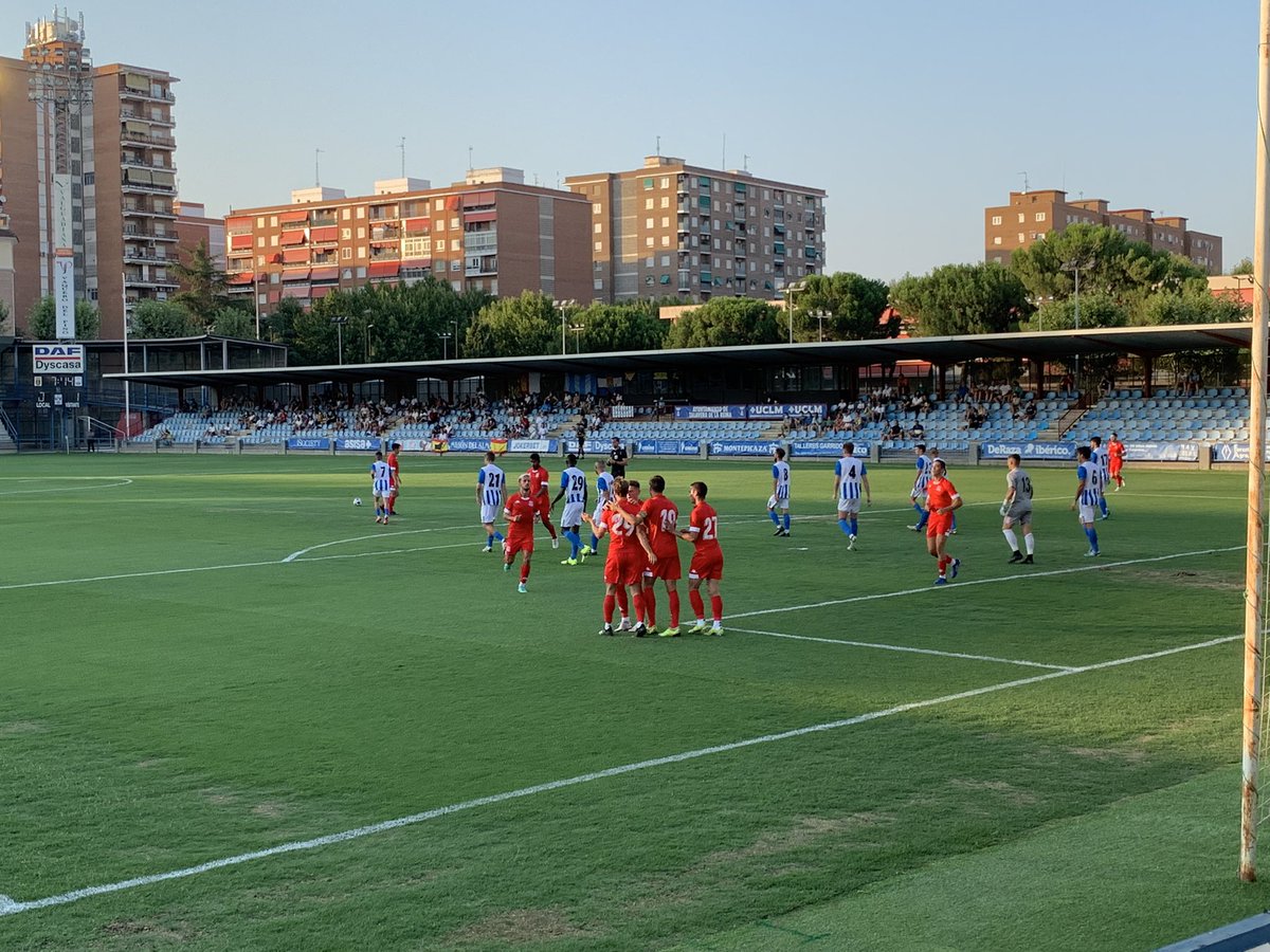 AD_Alcorcon's tweet photo. #pretemporADA
#TalaveraAlcorcón 0️⃣-1️⃣ 
🕣 8’
➡️ GOOOOOL DEL ALCOR!!! Marca Castro de cabeza rematando a gol un saque de esquina puesto por @HugoFraile_10 desde la izquierda.
#VamosAlcor https://t.co/0Yj8W9GLxs