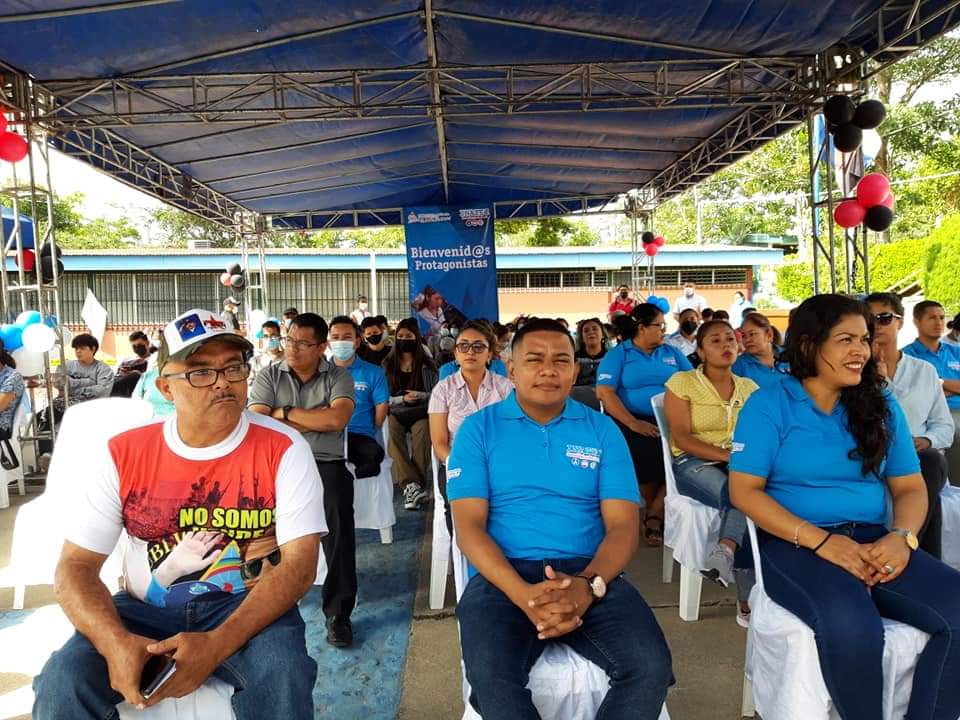 ElEsteliano79's tweet photo. Docentes del Centro Tecnológico Francisco Rivera Quintero, El Zorro en Estelí, realizaron acto de bienvenida a estudiantes de nuevo y reingreso del 2do semestre 2021 ✊❤️🖤
#4219YOTRAVEZTRIUNFAELAMOR 
#VivaLaRevolucion
@militante_sand
@AmilcarMaximo
@FcoRosales78
@MamiSandinista https://t.co/q1O3J2FEy5