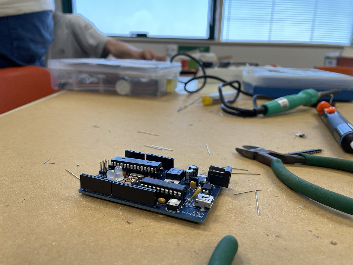 hugoslv's tweet photo. Day 3 @cienciaviva Ocupação Científica de Jovens no Verão hosted by Instituto de Telecomunicações means we’re half way through #INBIO, with biosignal processing, coding 101, barbecue-scented @arduino, a visit to @istecnico Faraday museum &amp; the iconic views of IST North Tower! https://t.co/Q2Jv5eBN73