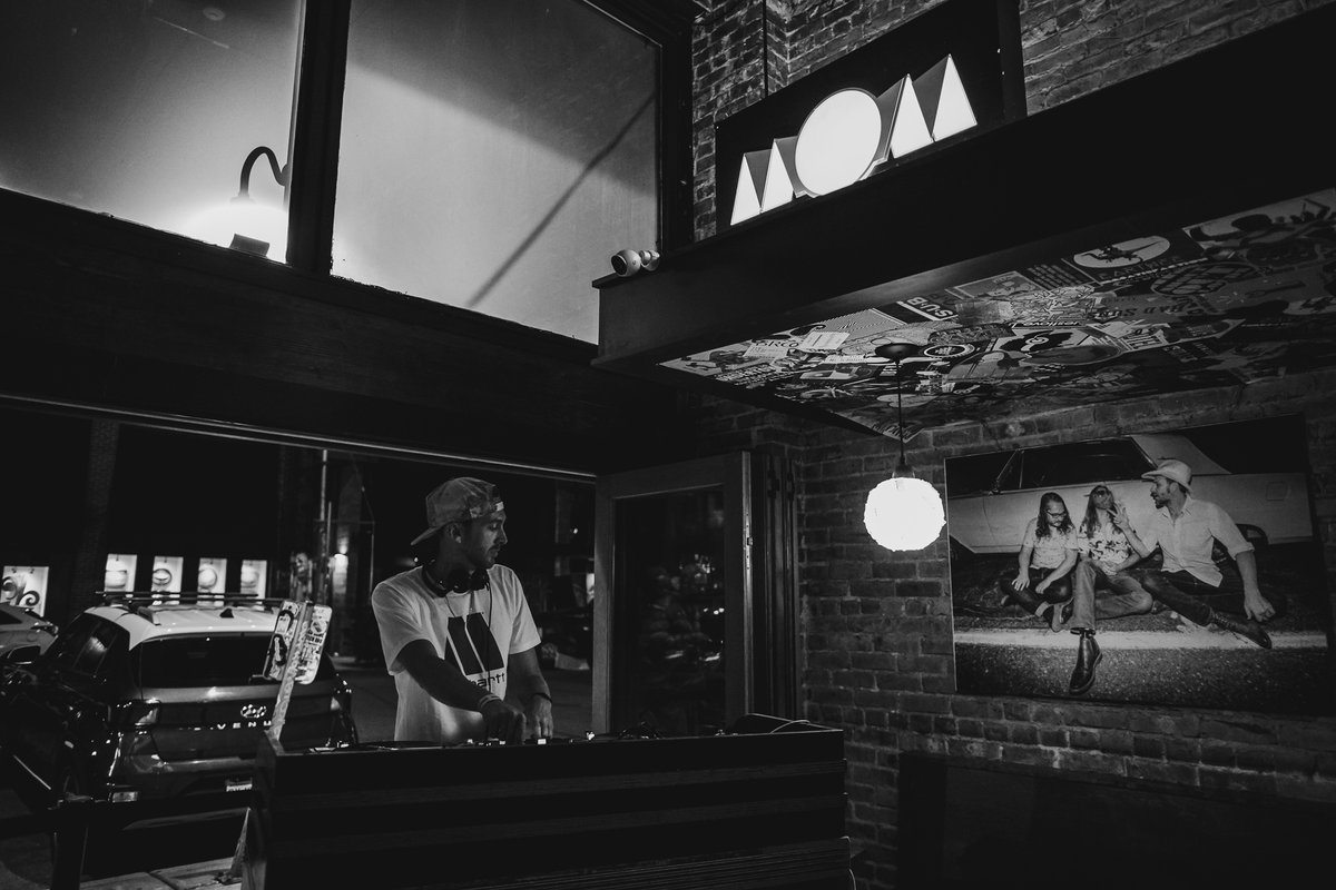 A man and his music. 

📸: <a href="/robeeaquino/">ಠ_ಠ</a>