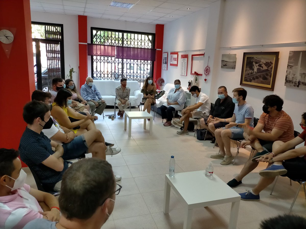 jsibalears's tweet image. ❤️Constituim les Joventuts Socialistes de Manacor! 

Gràcies als companys i companyes que assumeixen la responsabilitat de liderar l’agrupació des de l’executiva: Artur, Carme, Pere i Nerea.

Molta sort i encerts
